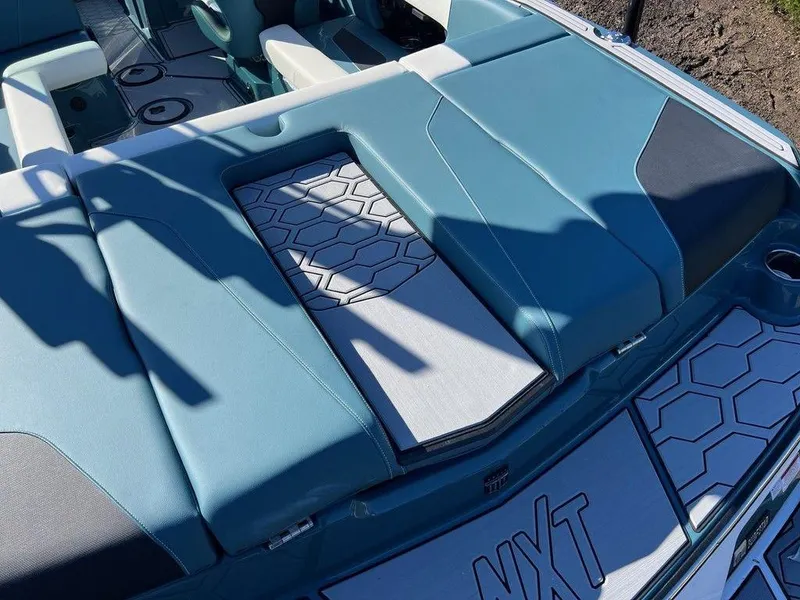 Slide: The Image of MasterCraft NXT20 2025 - 4