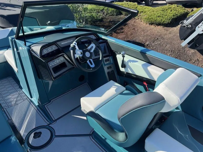 Slide: The Image of MasterCraft NXT20 2025 - 7