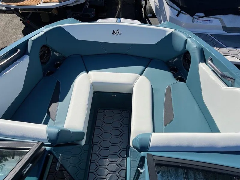 Slide: The Image of MasterCraft NXT20 2025 - 8