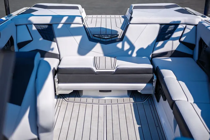 Slide: The Image of Nautique Super Air Nautique S23 2023 - 10