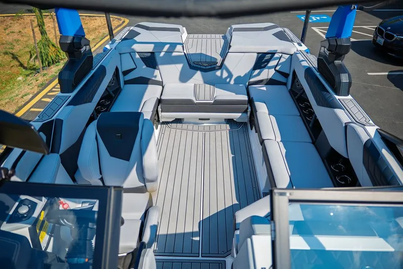 Slide: The Image of Nautique Super Air Nautique S23 2023 - 11