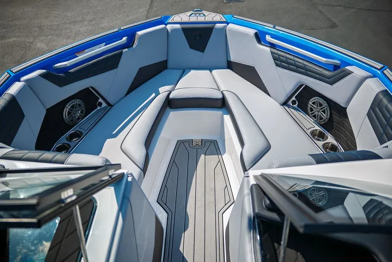 Slide: The Image of Nautique Super Air Nautique S23 2023 - 12