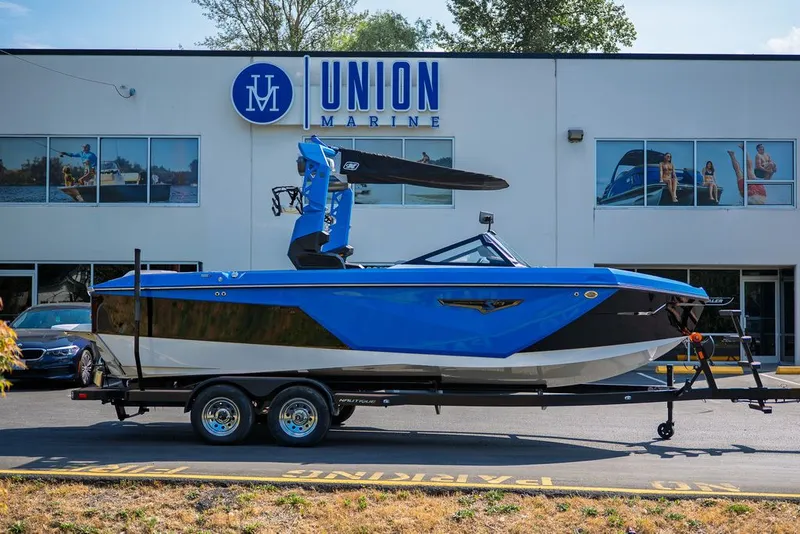 Slide: The Image of Nautique Super Air Nautique S23 2023 - 9