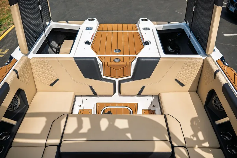 Slide: The Image of Nautique Super Air Nautique GS24 2024 - 10