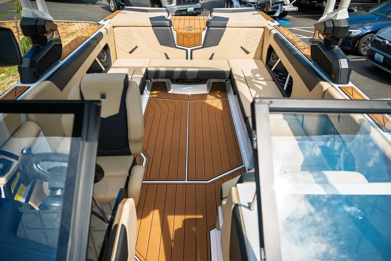 Slide: The Image of Nautique Super Air Nautique GS24 2024 - 9