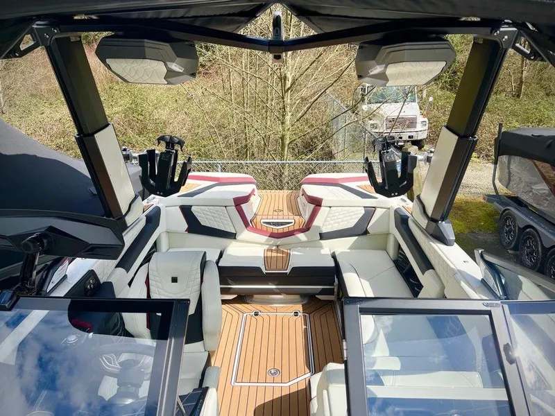 Slide: The Image of Nautique Super Air Nautique G21 2024 - 9