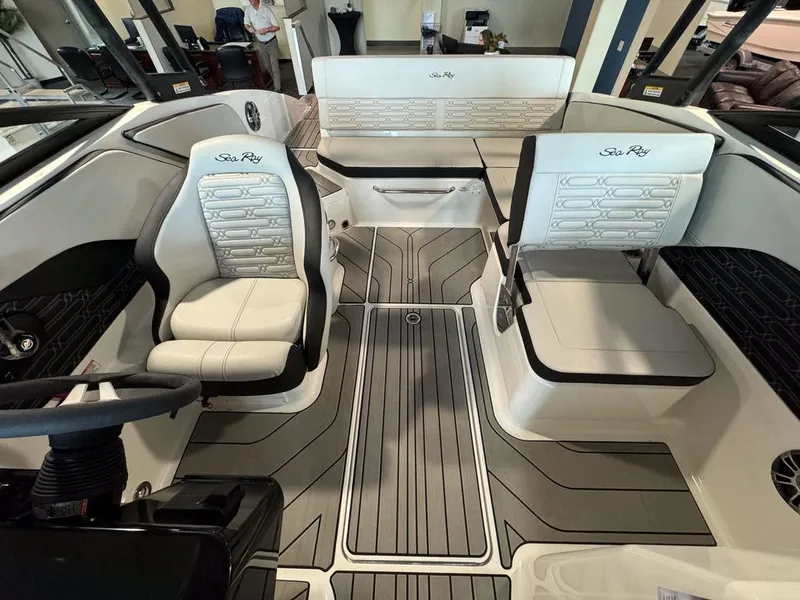 Slide: The Image of Sea Ray SPX 210 2025 - 15