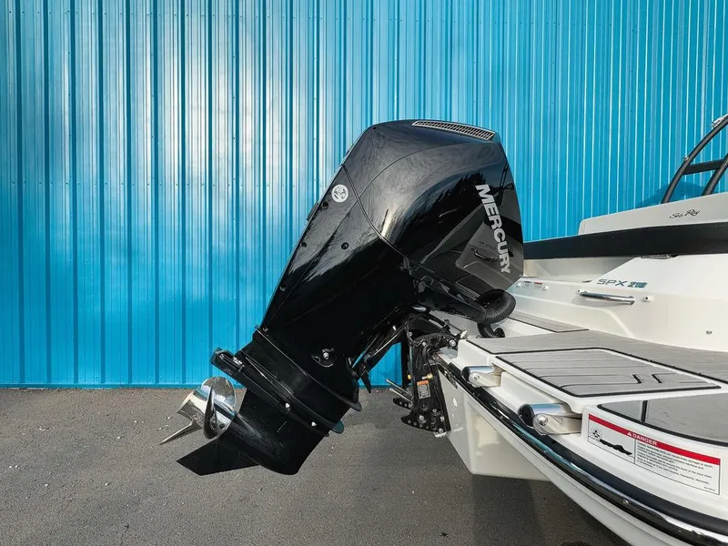 Slide: The Image of Sea Ray SPX 210 Outboard 2025 - 16