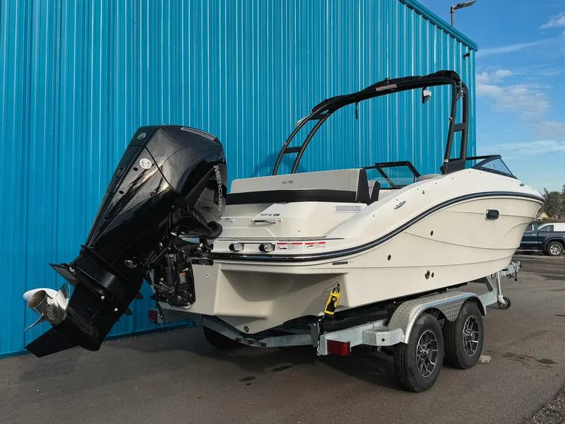 Slide: The Image of Sea Ray SPX 210 Outboard 2025 - 3