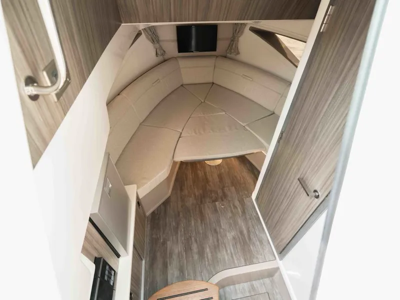 Slide: The Image of Sea Ray Sundancer 320 2025 - 19