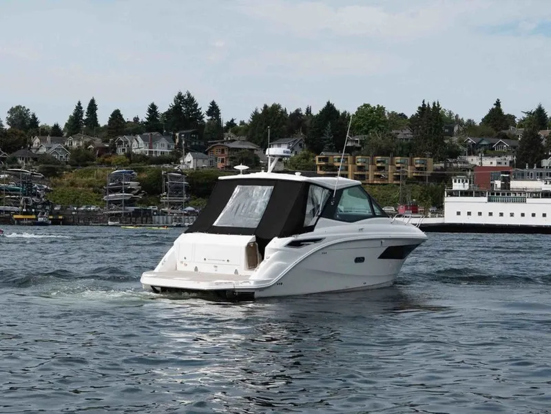 Slide: The Image of Sea Ray Sundancer 320 2025 - 4