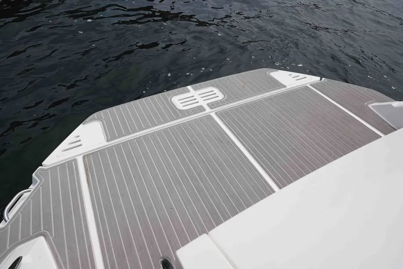 Slide: The Image of Sea Ray Sundancer 320 2025 - 5