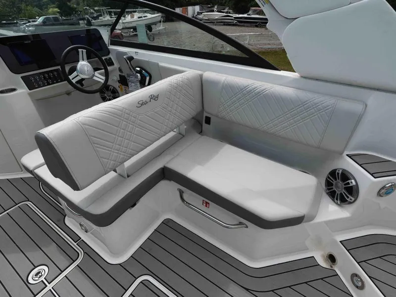Slide: The Image of Sea Ray SDX 250 2025 - 7