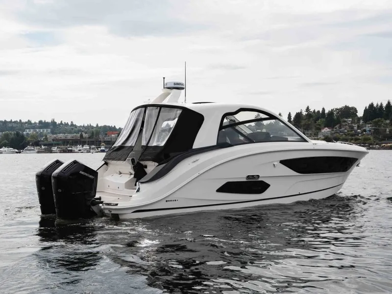 Slide: The Image of Sea Ray SUNDANCER 370 OB 2025 - 3