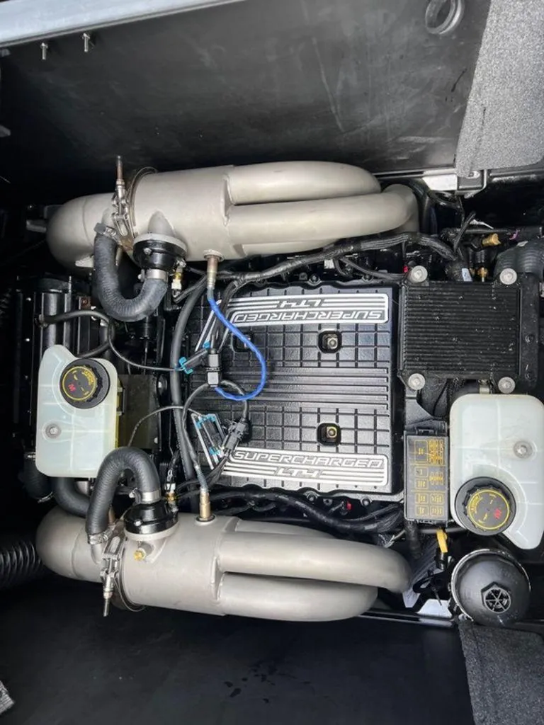 Slide: The Image of Malibu M240 2020 - 12