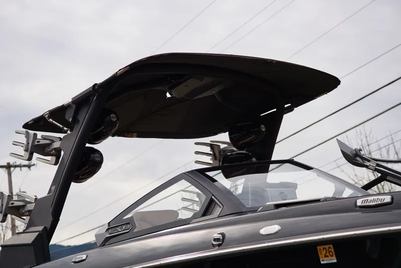 Slide: The Image of Malibu M240 2020 - 27