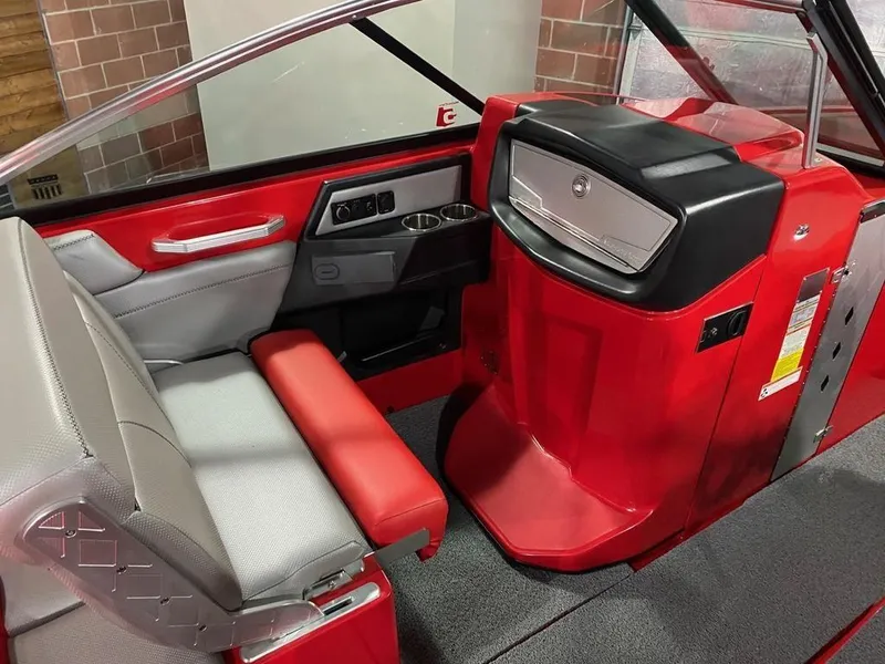 Slide: The Image of MasterCraft X26 2016 - 5