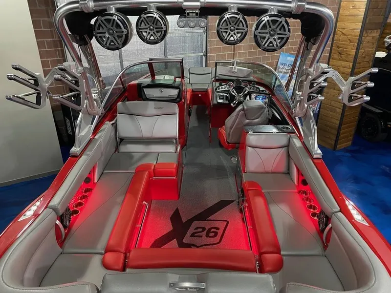 Slide: The Image of MasterCraft X26 2016 - 7