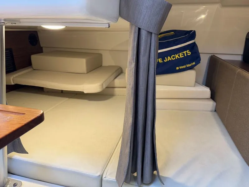 Slide: The Image of Boston Whaler 325 Conquest 2020 - 15