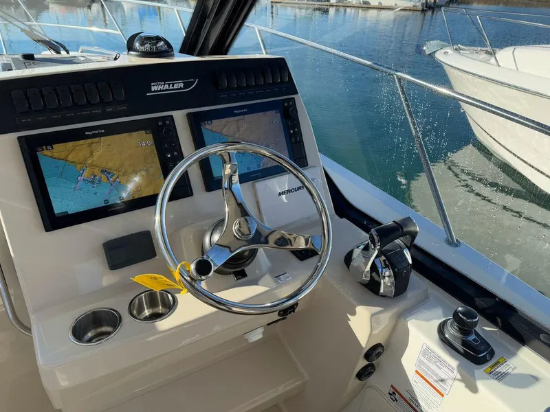 Slide: The Image of Boston Whaler 325 Conquest 2020 - 19