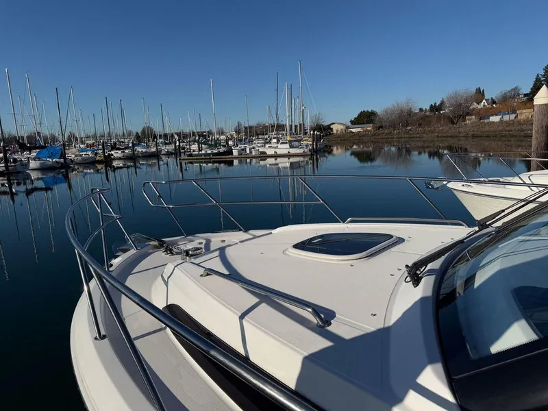 Slide: The Image of Boston Whaler 325 Conquest 2020 - 4