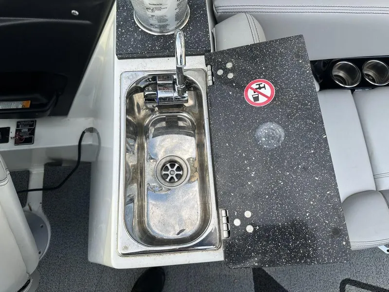 Slide: The Image of MasterCraft X26 2017 - 14