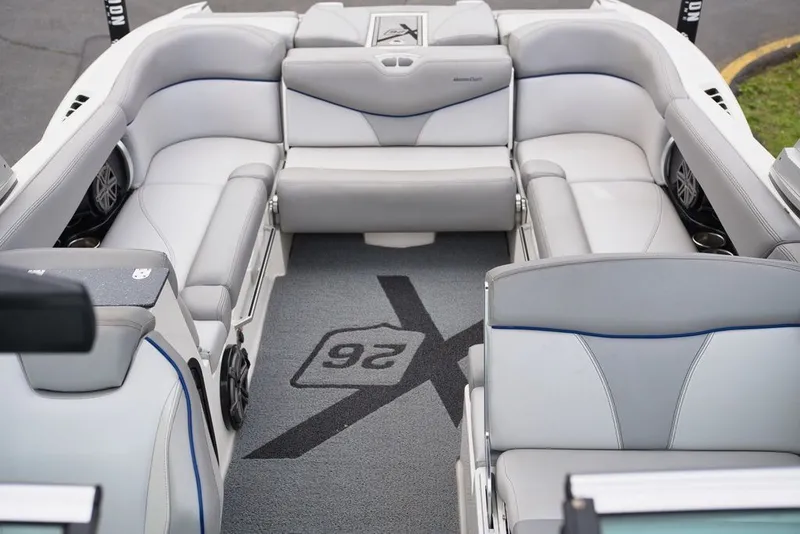 Slide: The Image of MasterCraft X26 2017 - 19