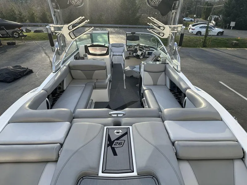Slide: The Image of MasterCraft X26 2017 - 5