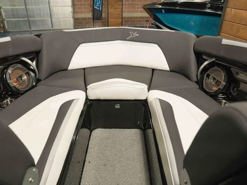 Slide: The Image of MasterCraft XStar 2018 - 10