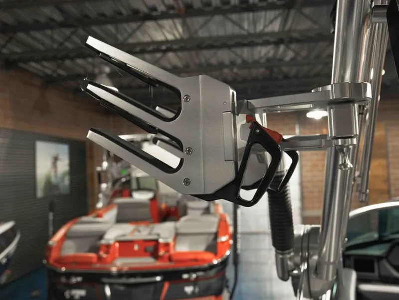 Slide: The Image of MasterCraft XStar 2018 - 20