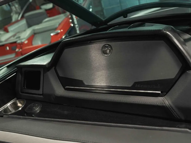 Slide: The Image of MasterCraft XStar 2018 - 26