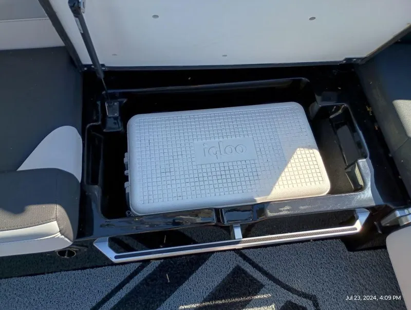 Slide: The Image of MasterCraft XStar 2018 - 6