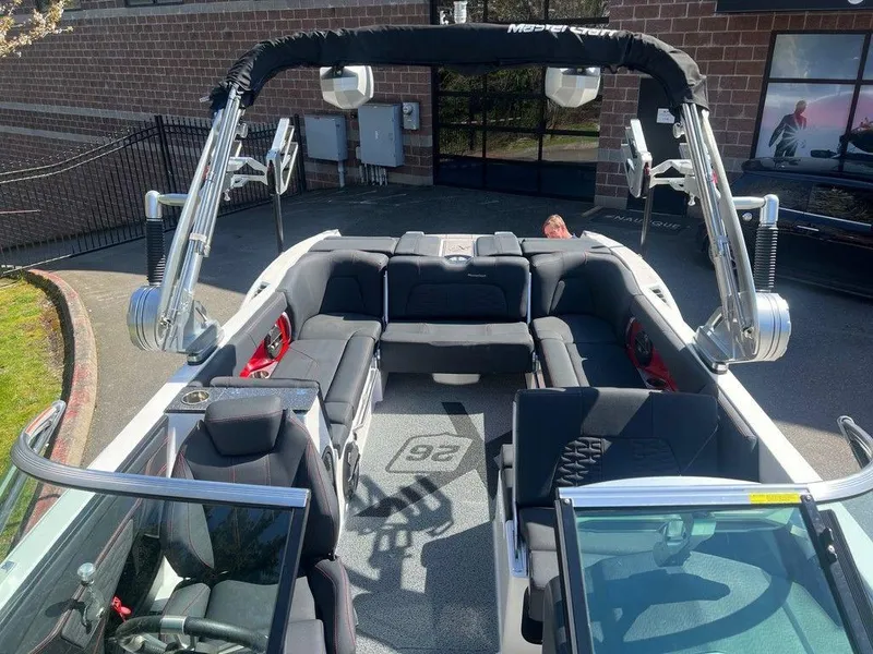 Slide: The Image of MasterCraft X26 2019 - 10