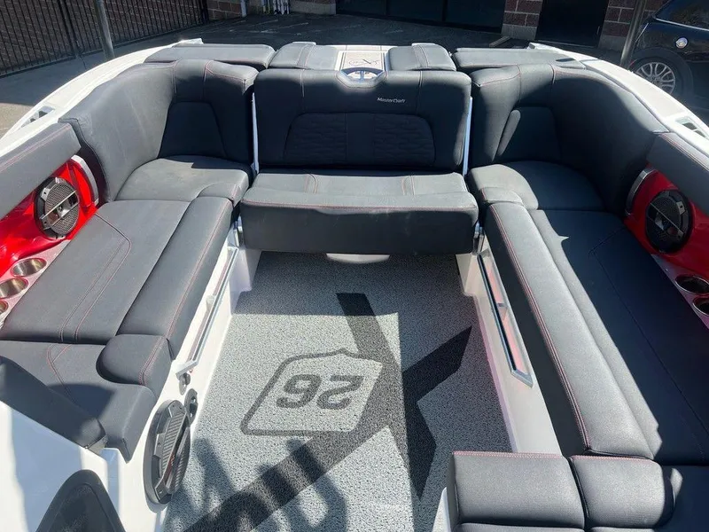 Slide: The Image of MasterCraft X26 2019 - 11