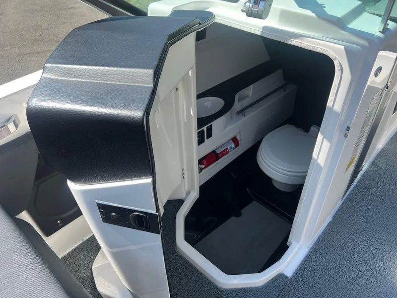 Slide: The Image of MasterCraft X26 2019 - 12