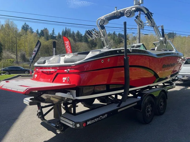 Slide: The Image of MasterCraft X26 2019 - 3