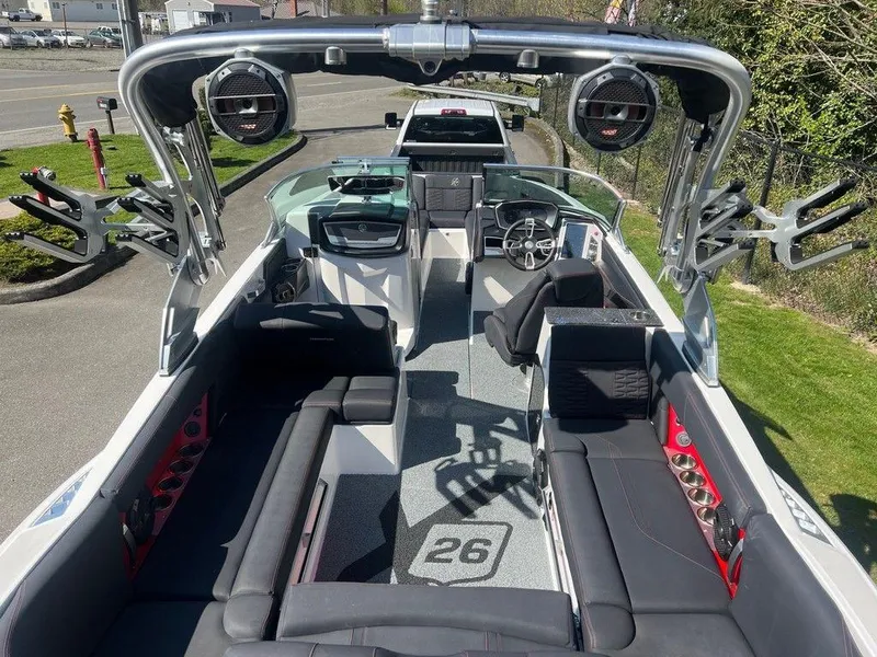 Slide: The Image of MasterCraft X26 2019 - 6