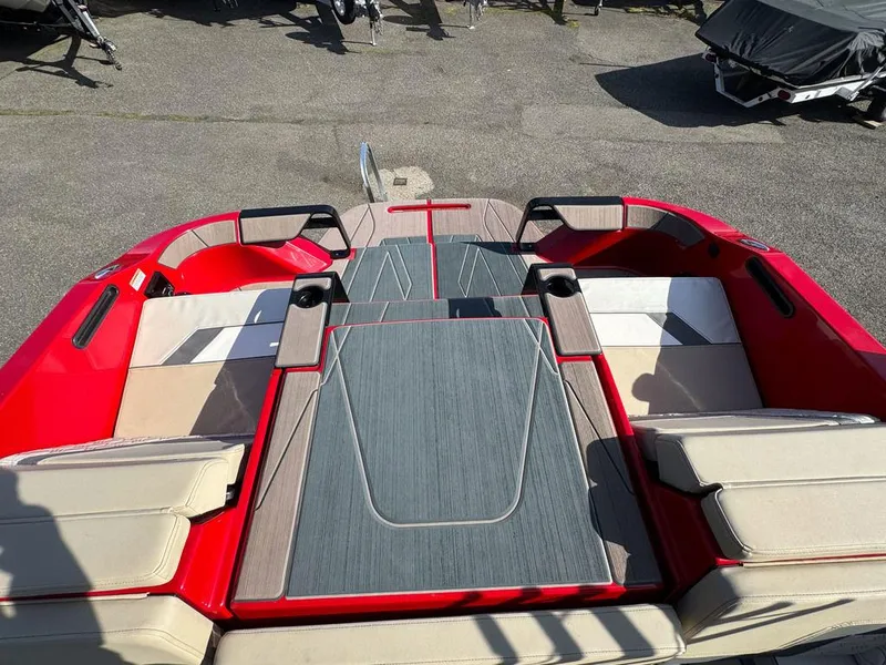 Slide: The Image of Heyday Wake Boats H22 2023 - 20