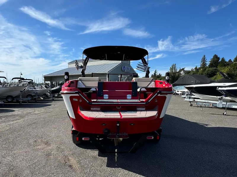 Slide: The Image of Heyday Wake Boats H22 2023 - 5