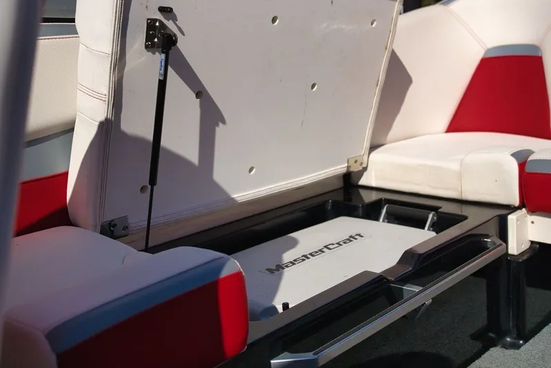 Slide: The Image of MasterCraft XStar S 2022 - 23