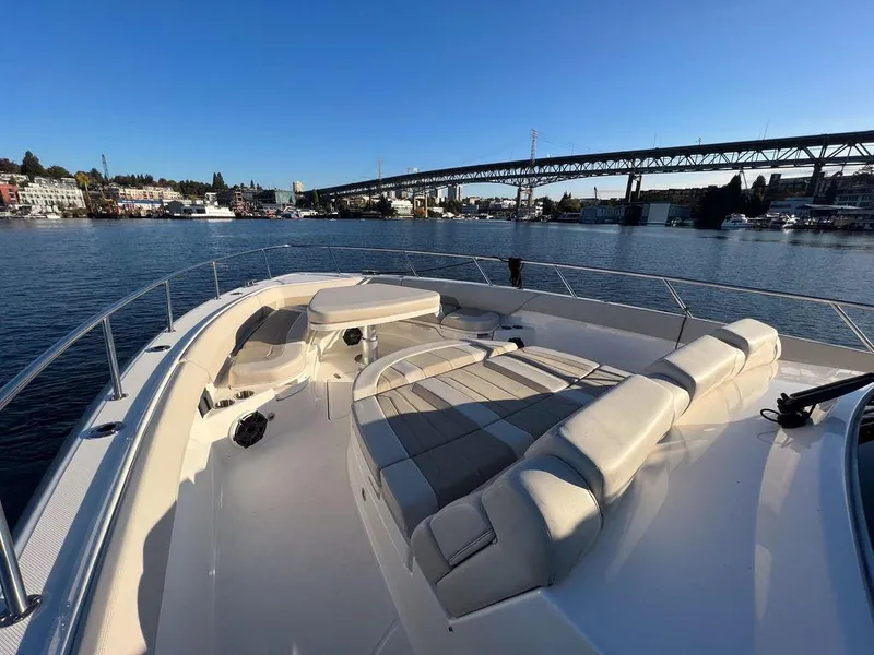 Slide: The Image of Boston Whaler 420 Outrage 2023 - 16