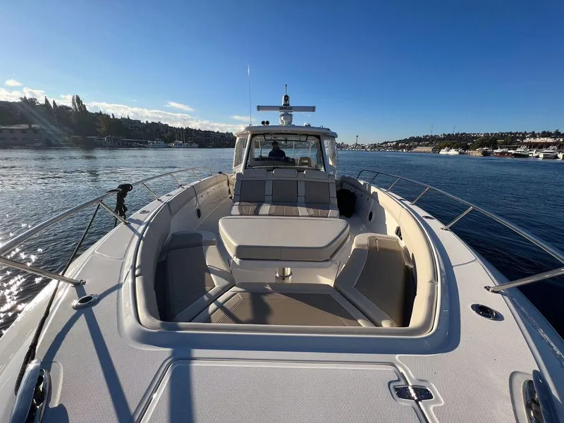 Slide: The Image of Boston Whaler 420 Outrage 2023 - 19