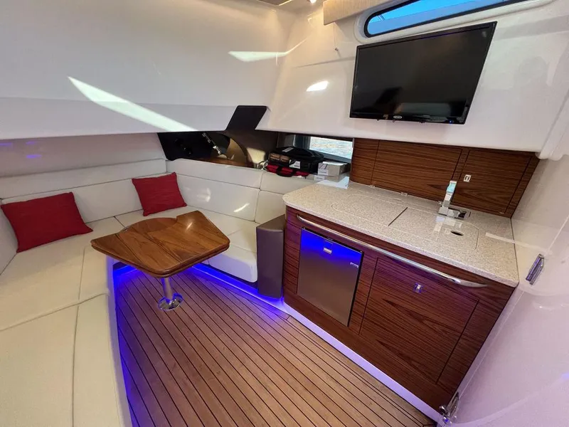 Slide: The Image of Boston Whaler 420 Outrage 2023 - 24