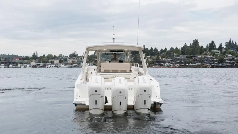 Slide: The Image of Boston Whaler 420 Outrage 2023 - 6
