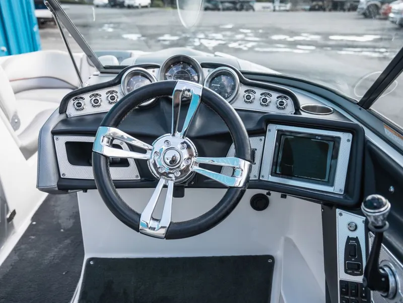 Slide: The Image of MasterCraft X25 2012 - 14