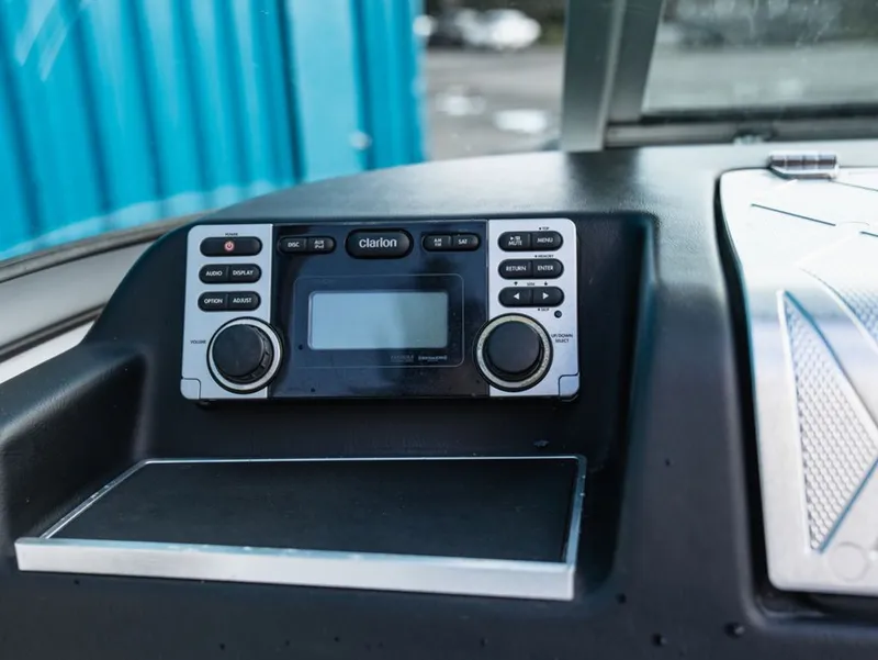 Slide: The Image of MasterCraft X25 2012 - 17