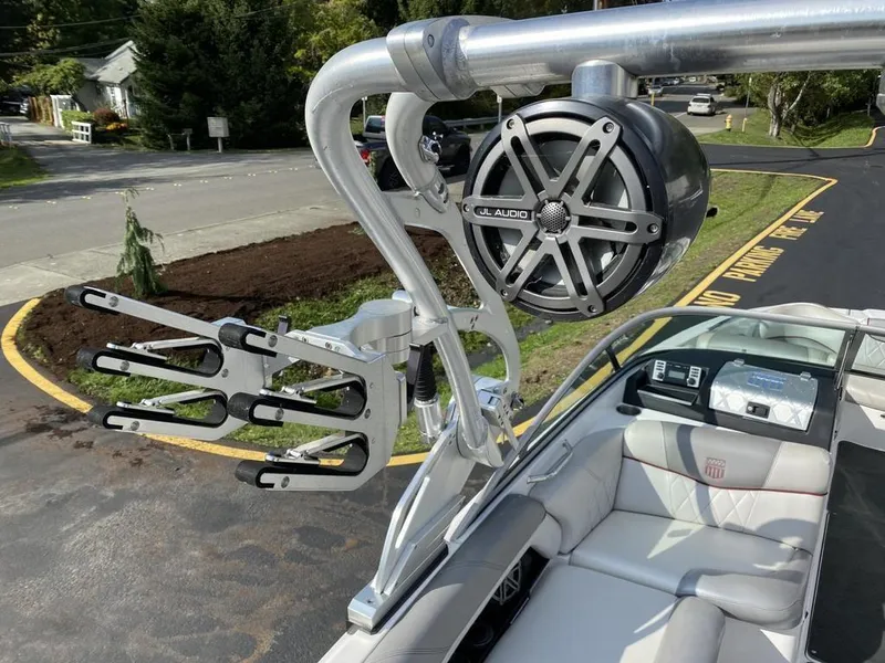 Slide: The Image of MasterCraft X25 2012 - 5