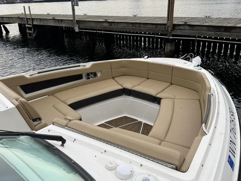 Slide: The Image of Sea Ray SLX 310 2019 - 12