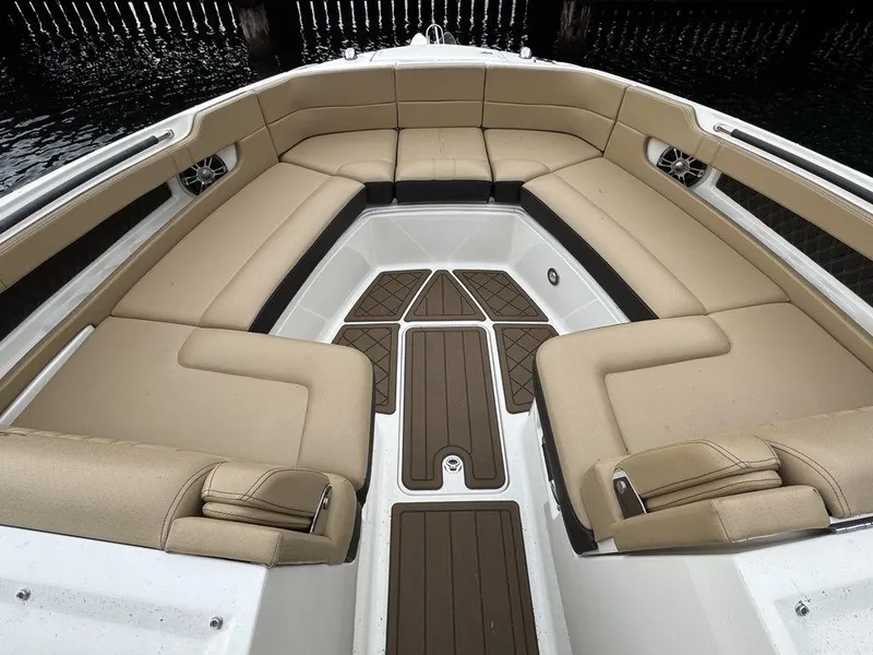 Slide: The Image of Sea Ray SLX 310 2019 - 13