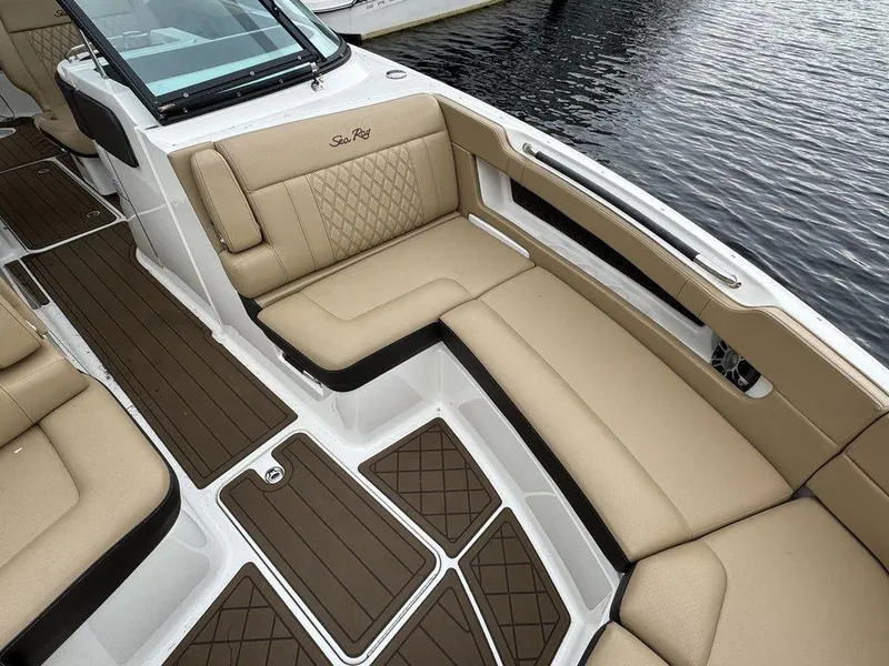 Slide: The Image of Sea Ray SLX 310 2019 - 15